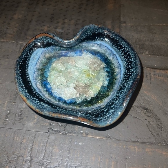 Artisan Crafted Heart Shaped Trinket Dish Made In USA - Picture 1 of 6